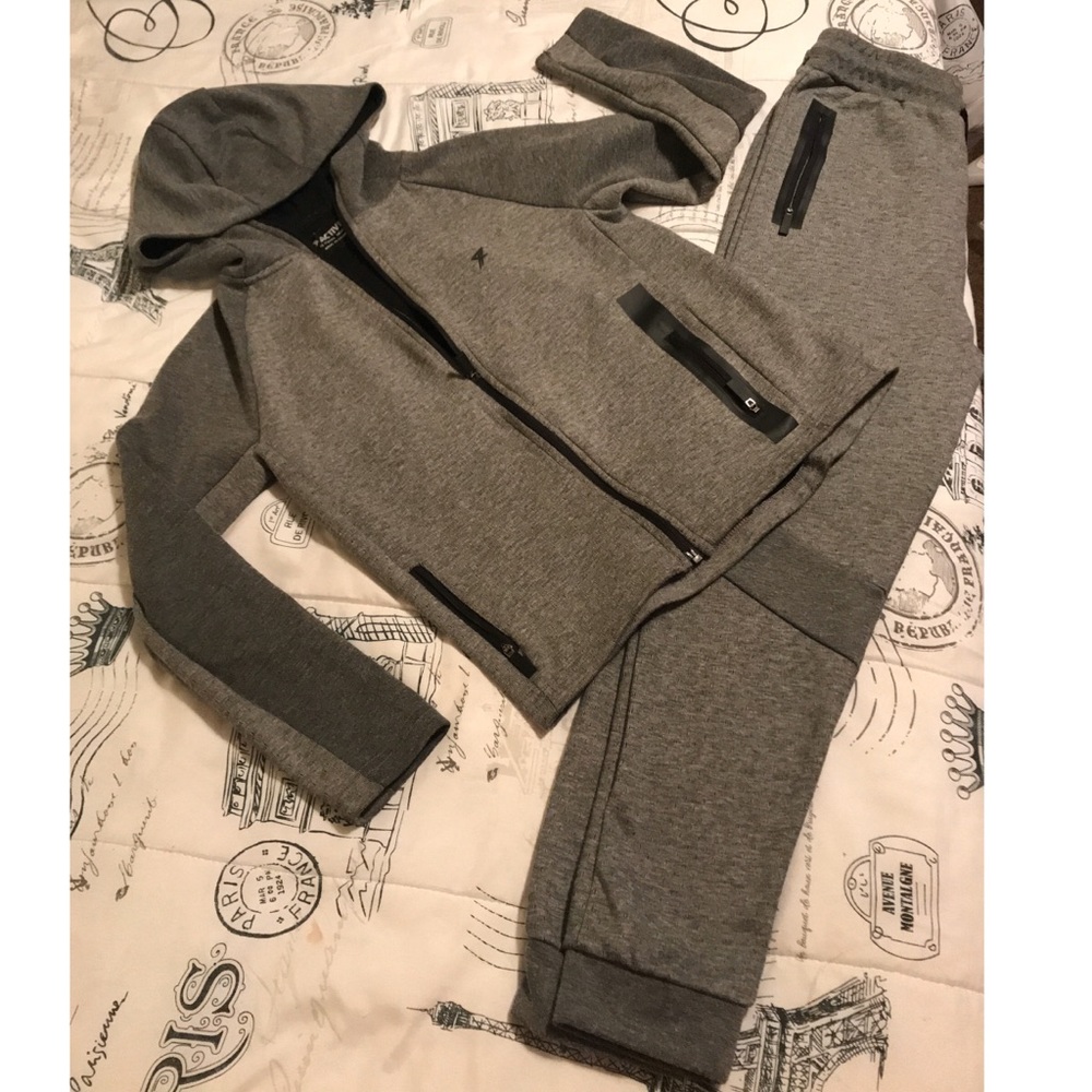 Nice Jogging Sweatsuit